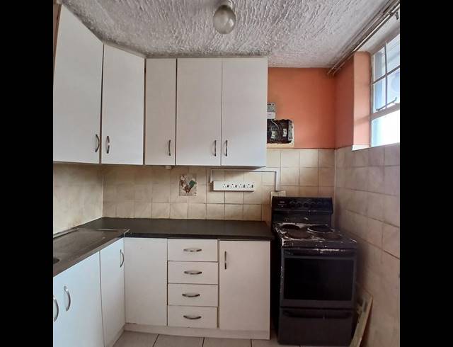 2 BEDROOM APARTMENT FOR SALE IN MONTCLAIR